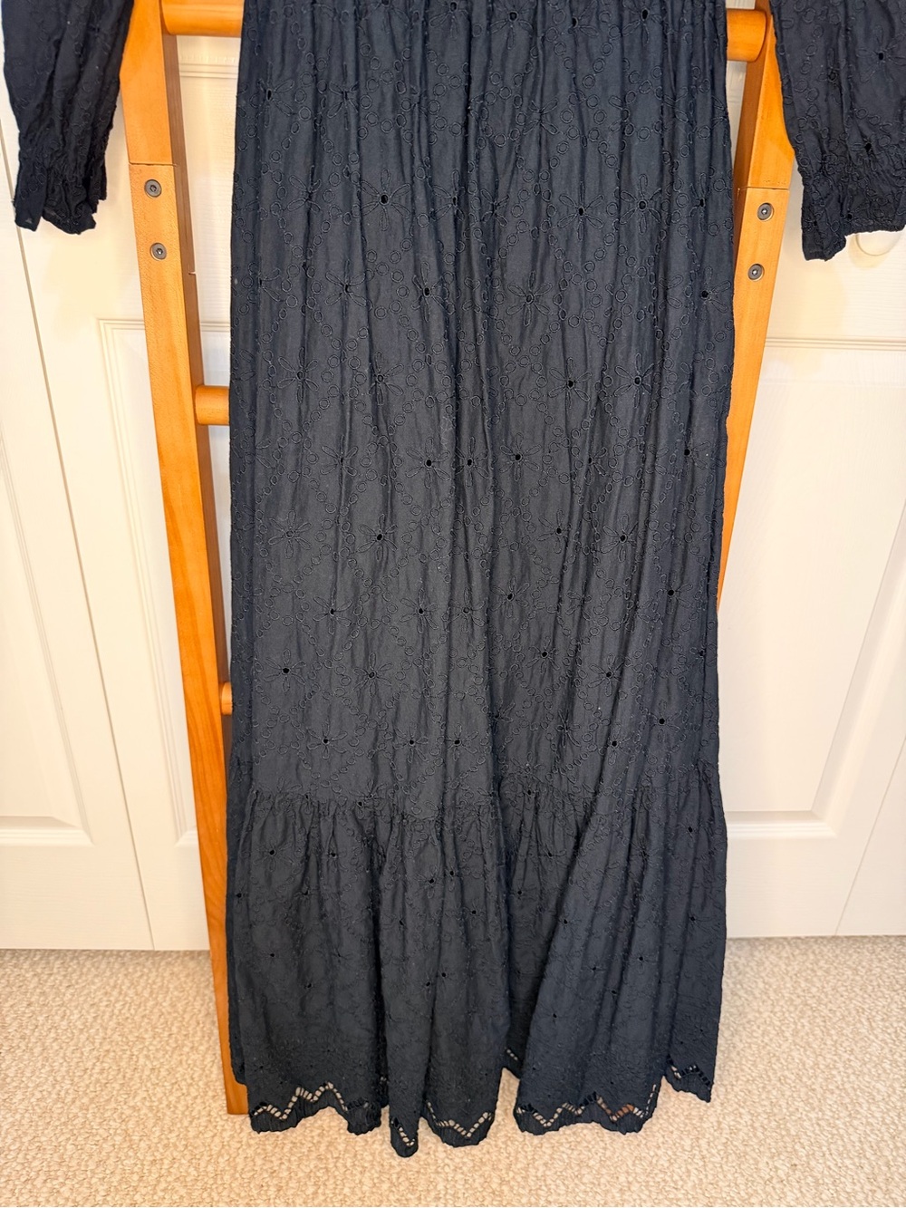 Lilly Pulitzer Arlynn Onyx Eyelet Off Shoulder Maxi Dress Smocked M - Picture 10 of 12